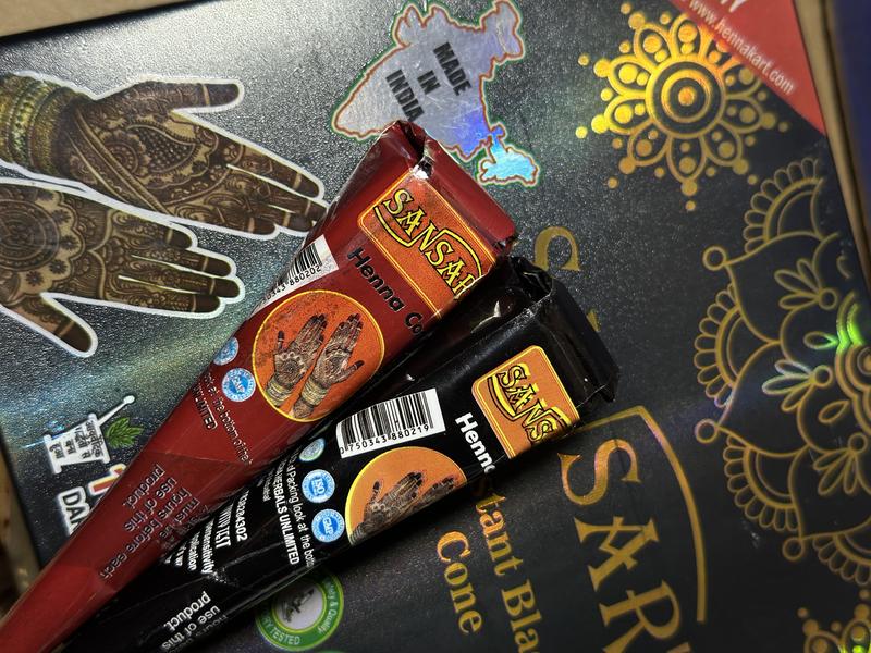 Henna Tattoo Kit(3 Cones,25g Each) Three templates are included