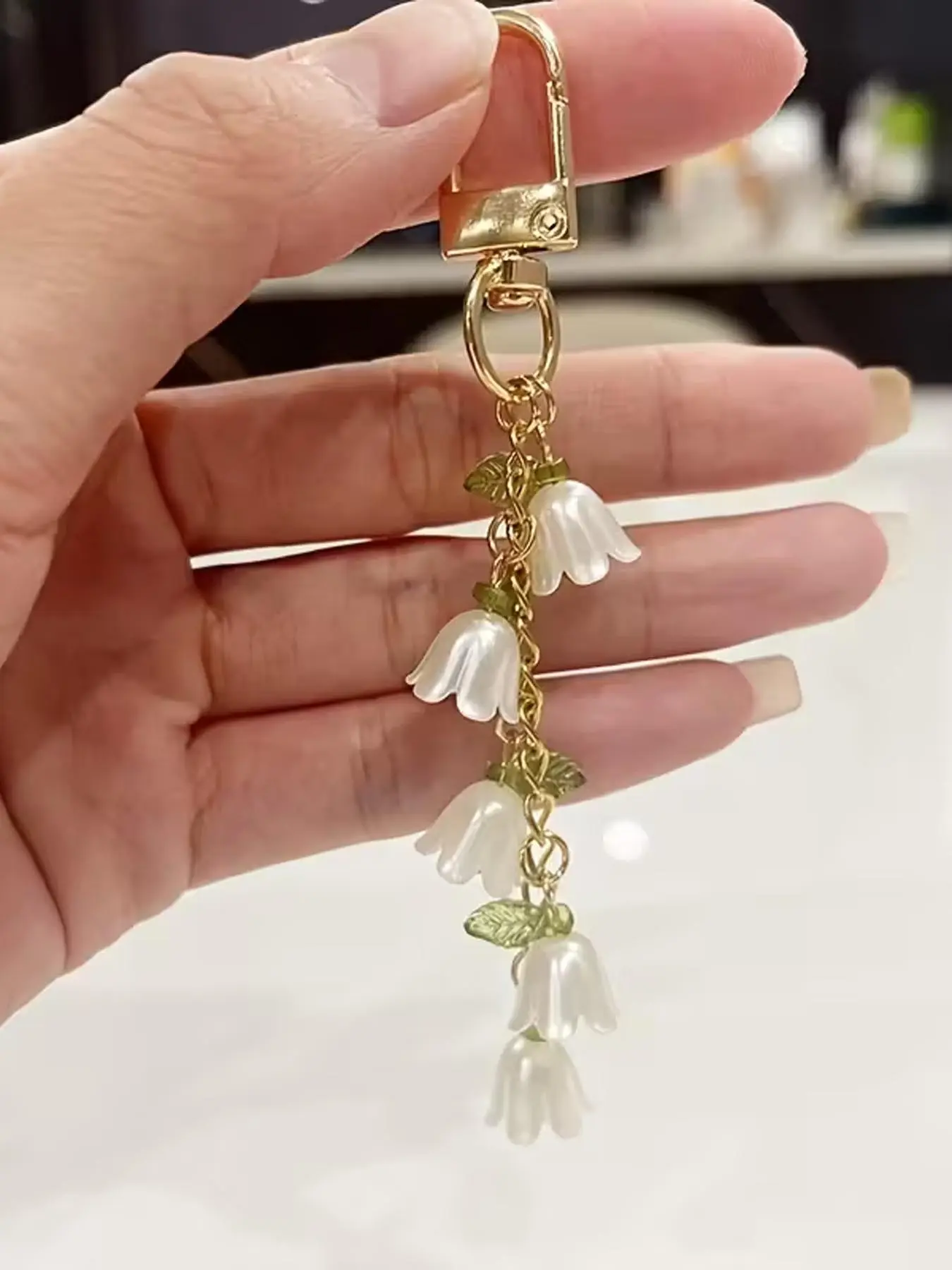 1pc Orchid Keychain with Tassel Beads, Flower Keychain, Key Ring Bag Charm Car Key Pendant Earphone Case Accessory Decorative Buckle, Backpack Pendant, Bag Ornament, Birthday Gift Party Favor