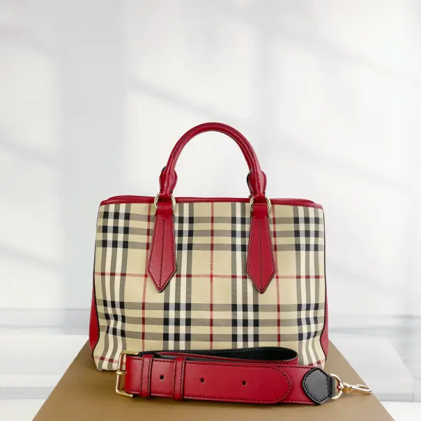 Pre-owned BURBERRY Leather Shoulder Bags 13.39'' R1889 Shoulder Bag C9209624160 1224 T1 Chloe