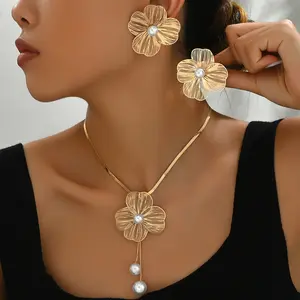 2-piece necklace and earring set with versatile floral design and pearl inlay, unique long clavicle chain jewelry