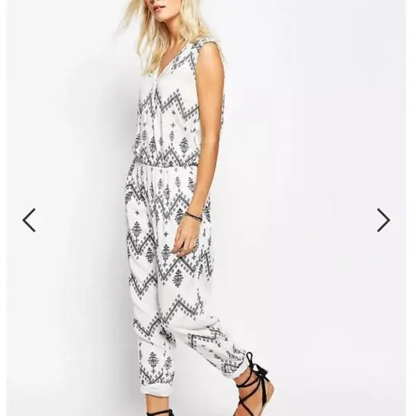 Original Women's Geometric Print Jumpsuit, Sleeveless V-Neck Viscose Fabric with a Fitted Elastic Waist and Pockets, Size S, Bold Print