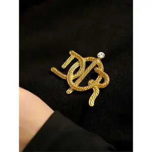 Women's Rhinestone Letter Brooch Pin, Vintage Style Jewelry Gift for Women, Fashion Accessory for All Occasions