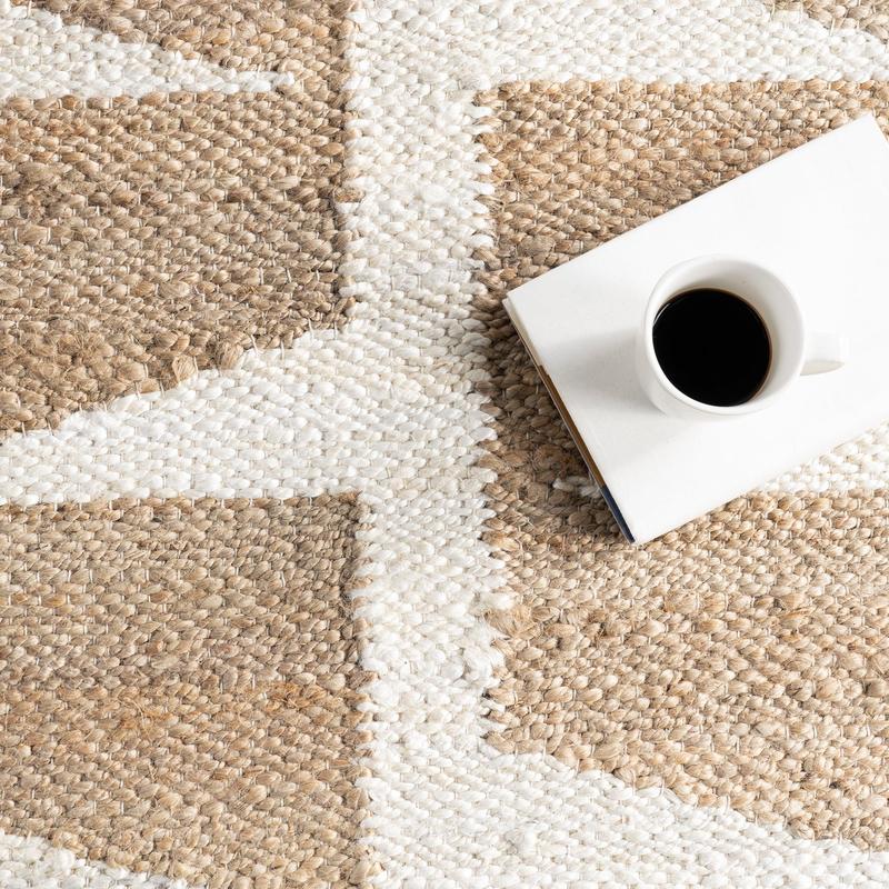 Esti Geometric Jute Area Rug