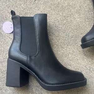 Leo Boots - Black Booties with 1.5 Inch Heel, Fall Fashionable Ankle Boots for Women