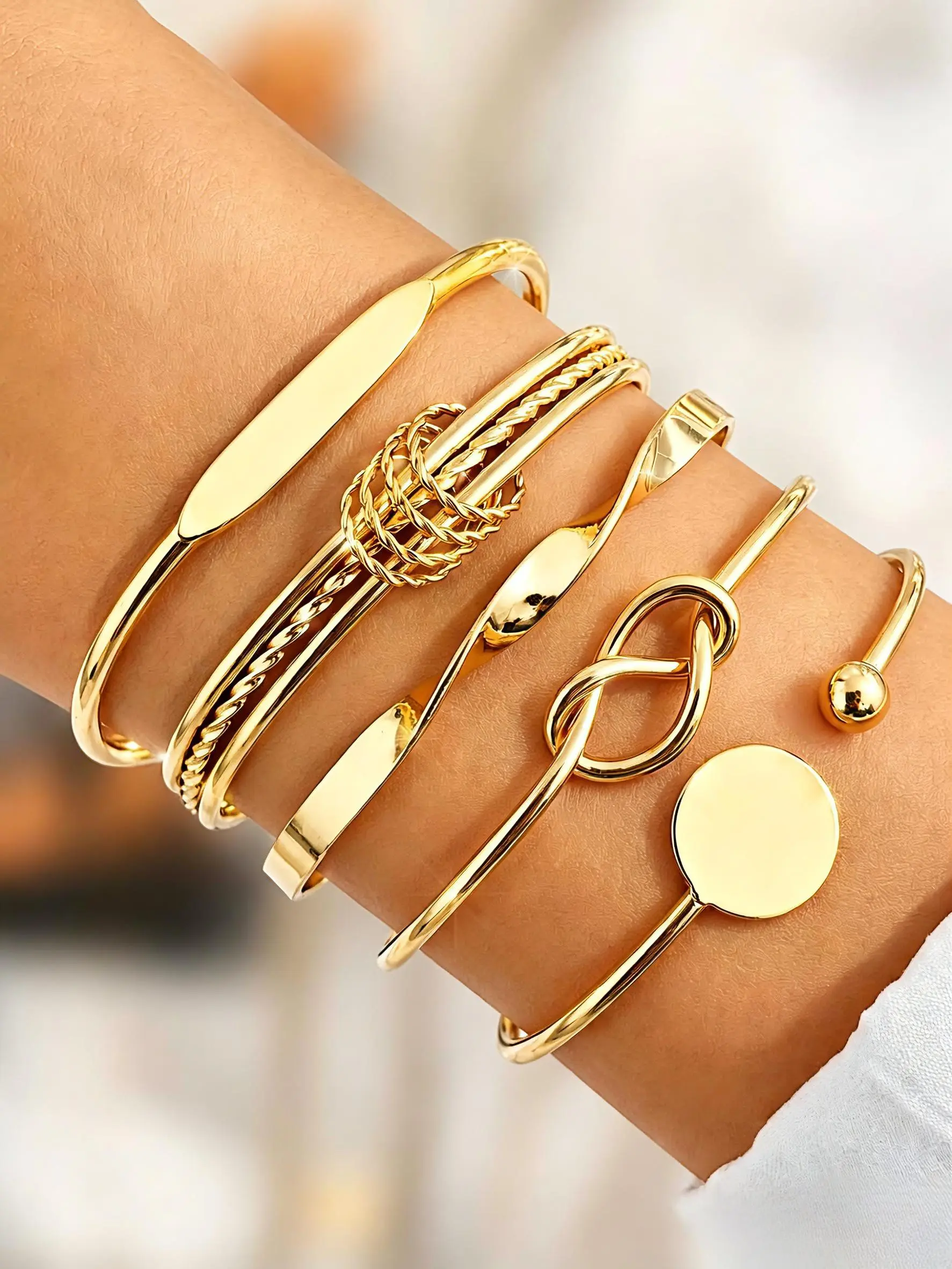 Women's 5-Piece Gold Aesthetic Geometric Retro Metal Coating Bangles Set, Unisex Stackable Arm Candy Accessories for Party & Daily Wear, Bracelet Stacking Fashion Jewelry, Elegant, Open-Ended