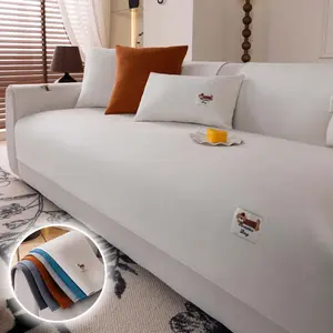 Pet-Friendly Velvet Sofa Cover, 1 PC Ultra Soft Non-Slip Couch Protector, Anti-Scratch Furniture Cover for Pets, Machine Washable Thick Sofa Pad, Durable Living Room Decor Slipcover for 2/3/4 Seater & Sectional Sofa