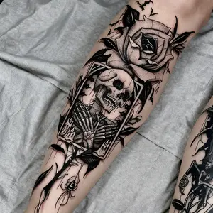 6 Large Graphic Herbal Tattoo Stickers, Among Which 1 Has A Skull Element And The Other 5 Have Random Elements. They Last For 7-15 Days, Are Water-resistant And Resistant To Friction, And The Effect Is Realistic. They Are Suitable For Those Who