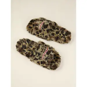 Winter Plush Slippers Unisex – Warm Fuzzy Indoor Outdoor Slides for Home slipper lady woman men