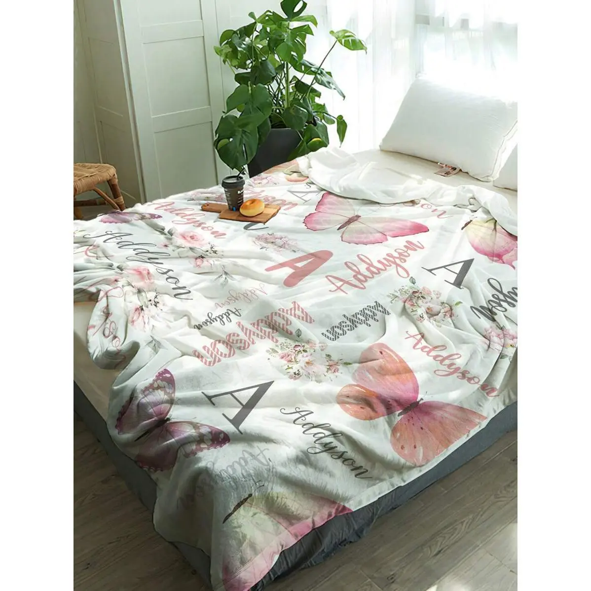 Personalized Butterfly Name Blanket, Floral Monogram Custom Name Flannel Throw Blanket, Boho Pink Butterfly Initial Letter Blanket, Customized Name Keepsake Gift for Girls, Soft Decorative Bed Blanket