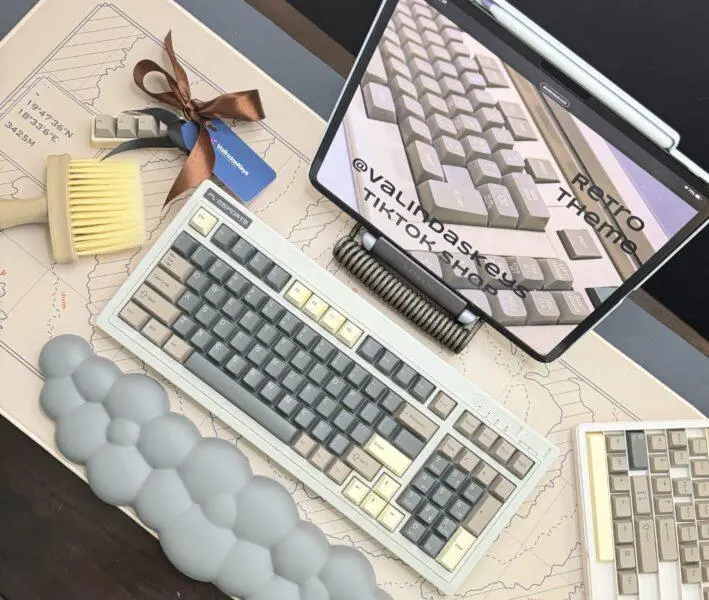 Retro-Themed Mechanical Keyboard Full Set