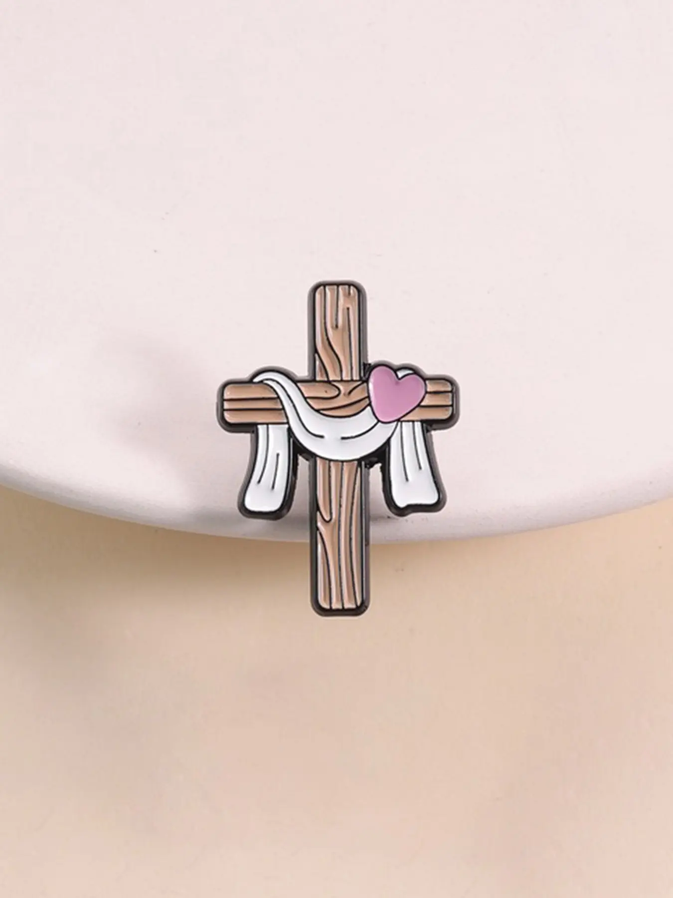 Gentle Heart Cross Enamel Brooch, Religious Cross Pins, Christian Theme Badge, Elegant Pin Accessory, Perfect Gift for Faithful Believers