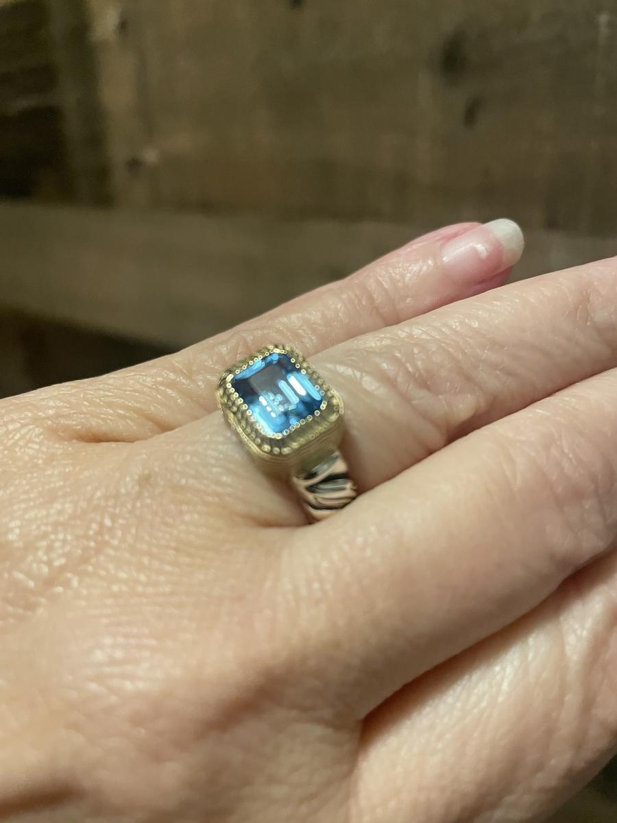 Item: Swiss Blue Topaz, 7