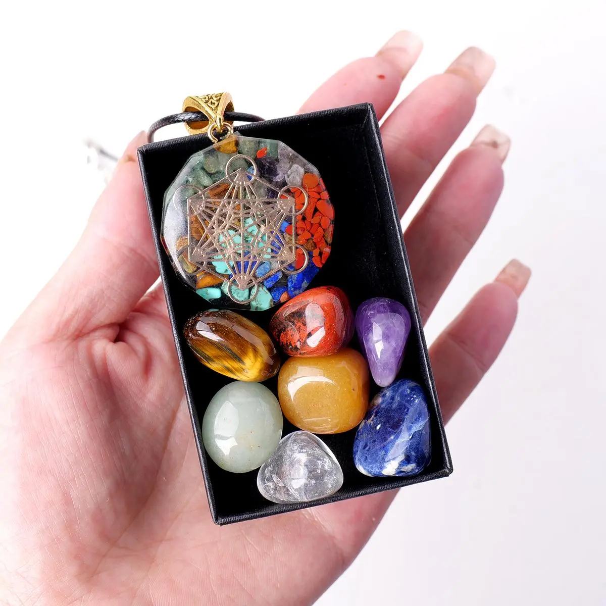 Natural Healing Gemstone Seven Chakra Rolling Stone, Raw Stone Pendant, Yoga Collection Chakra Healing Crystals Reiki Crystal Crafts with Gifts Box, Healthcare, Energy, Treatment, Therapeutic, Healing Stones
