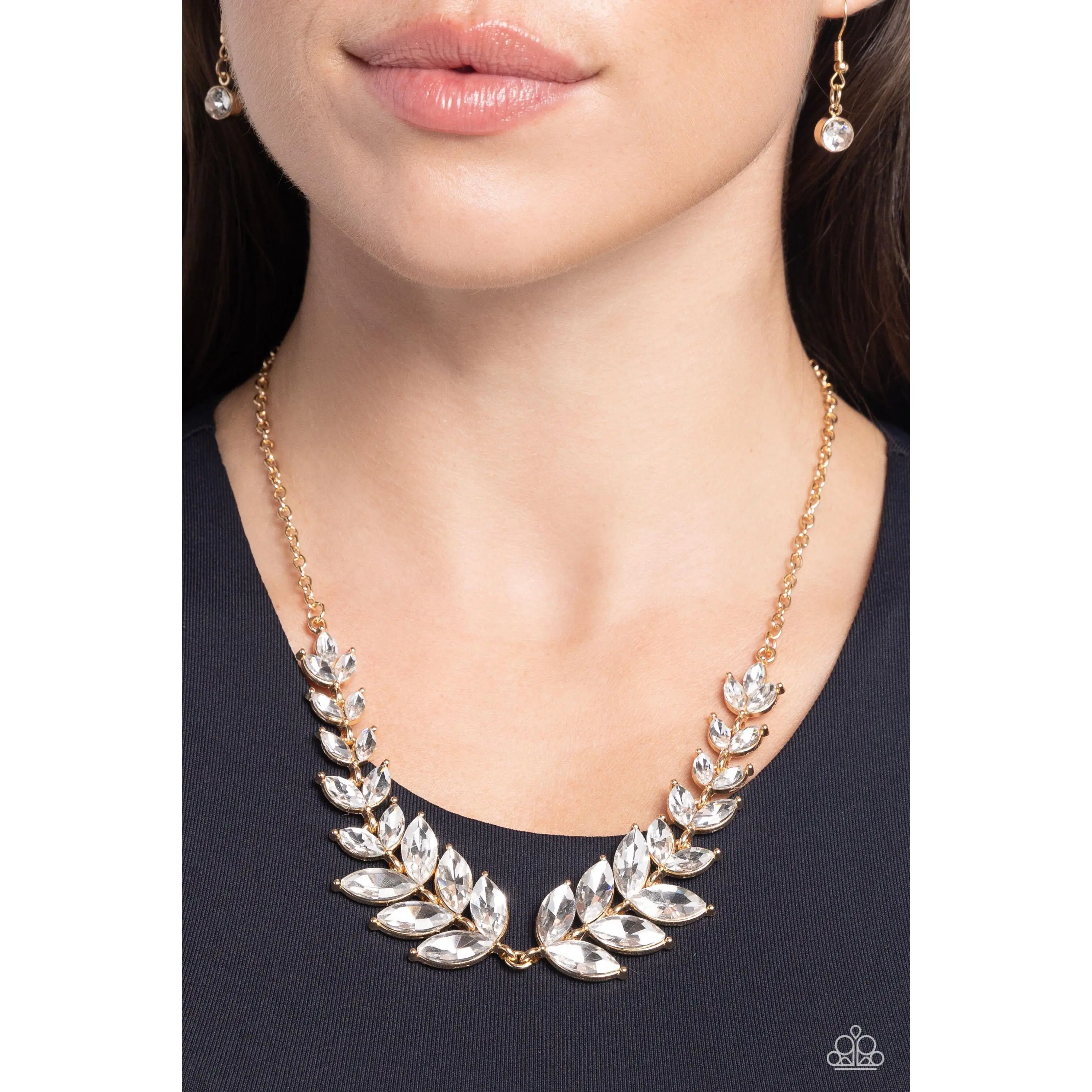 Paparazzi Luxury Laurels - Gold Necklace P2RE-GDXX-471XX