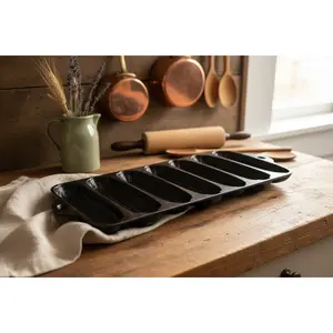 Vintage Wagner Cast Iron Corn Stick Pan - 7 Stick Cornbread Mold