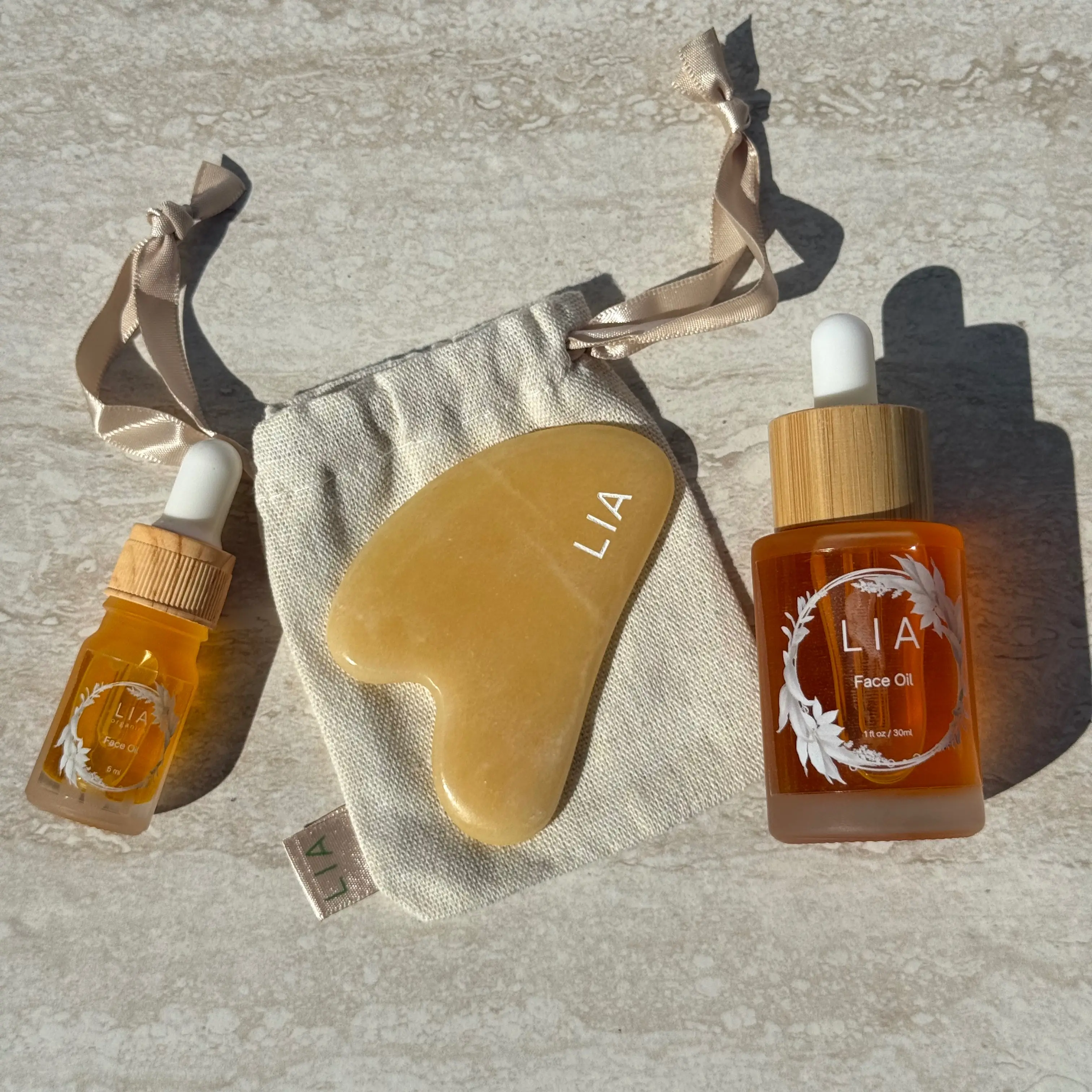 Face Oil 30ml + Mini Face oil 5ml + Gua Sha