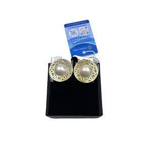 Pre-owned dior CD logo pearl round buckle earrings H5 D0415