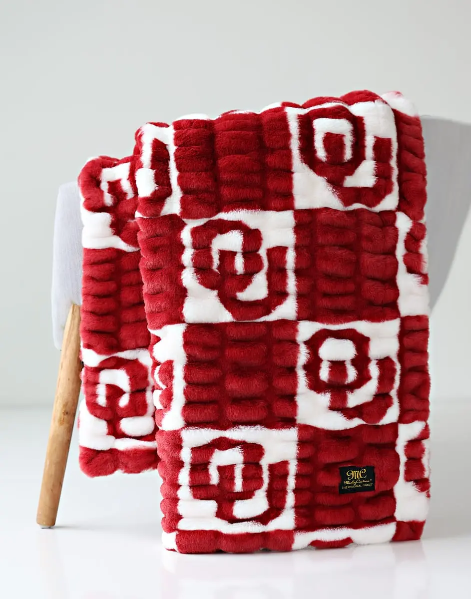 University of Oklahoma Sooners Classic Checkered Polyester Plush Blanket - College Style, Plush Texture, Sooner Pride, Multi-Size (30"x36" 4.3lb, 36"x60", 60"x72" 6.2lb), Child-Sized Option, Infant-Friendly, Cozy, Game Day Football Watch Party Use