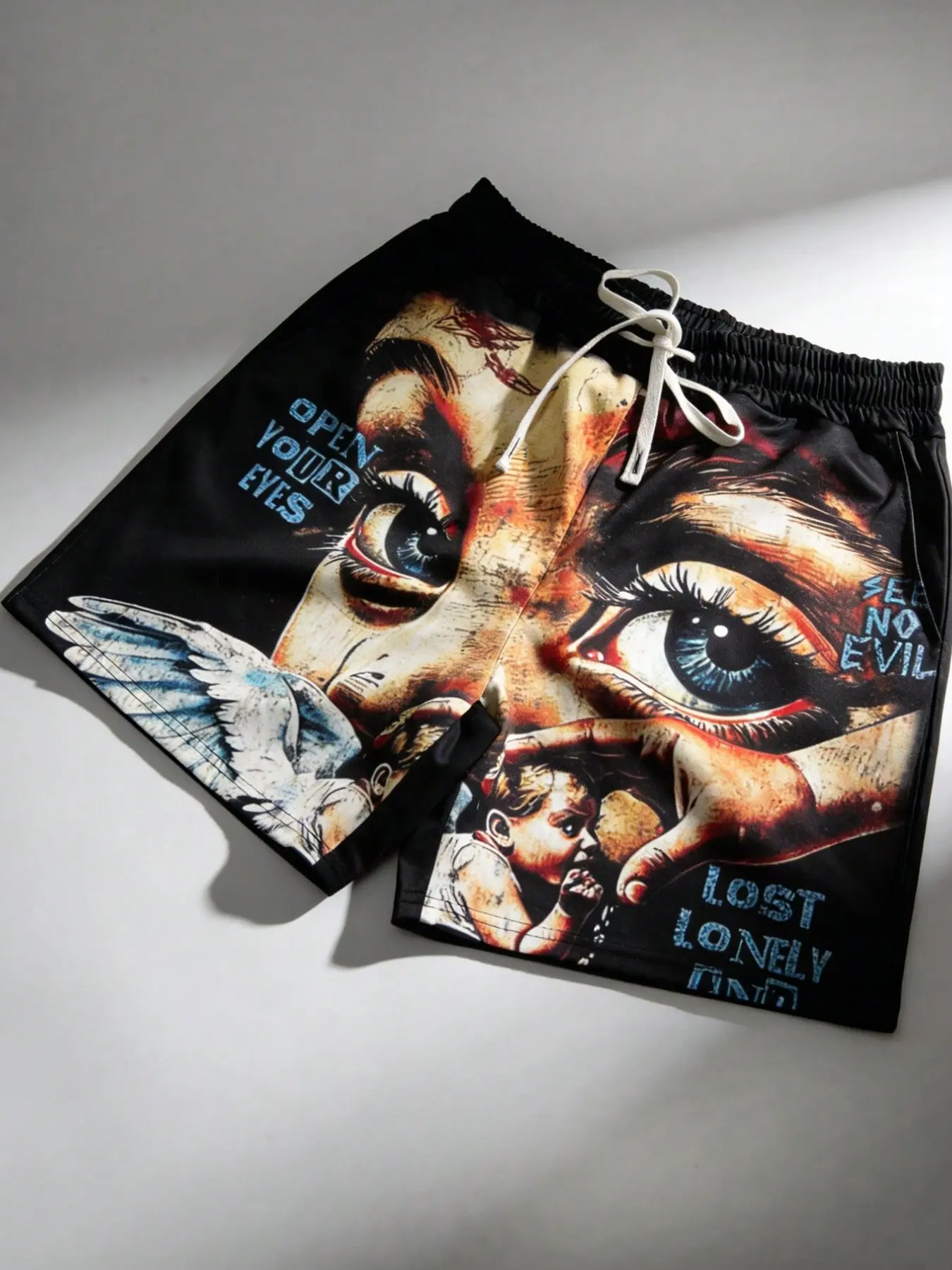 Angel wing printed shorts black unisex eye pattern shorts men's European and American street fashion brand 2026 summer Casual Fit Baggy shorts men's new beach pants black Y2K style Streetwear Menswear Casual Sport Shorts
