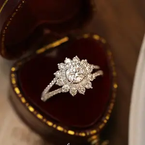 Simple and stylish geometric cubic zirconia women’s ring | Suitable for parties and everyday wear | A perfect gift for friends and partners | Sizes 6–10