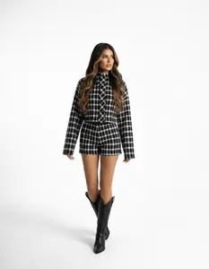 Black & White Plaid Two-Piece Set - Stylish Checkered Top & Matching Shorts for Casual Wear - Versatile & Practical Outfit