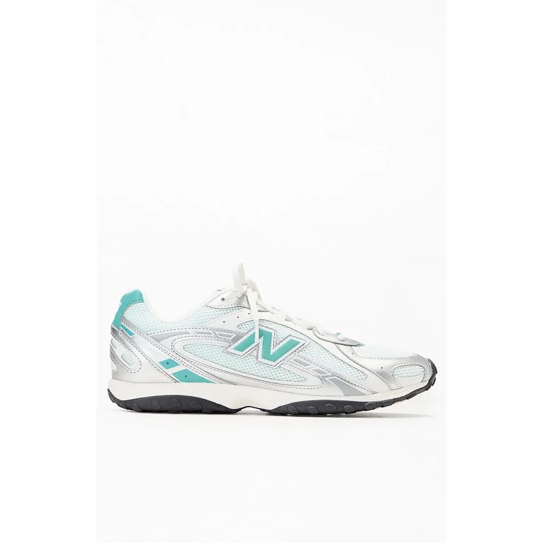 New Balance Women's Blue & Silver 204L Sneakers - Multicolor New Balance Women's Blue & Silver 204L Sneakers - Multicolor
