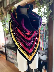 Crotchet Hooded Scarf - Classic Design with Comfortable Fit - Ideal for Everyday Wear