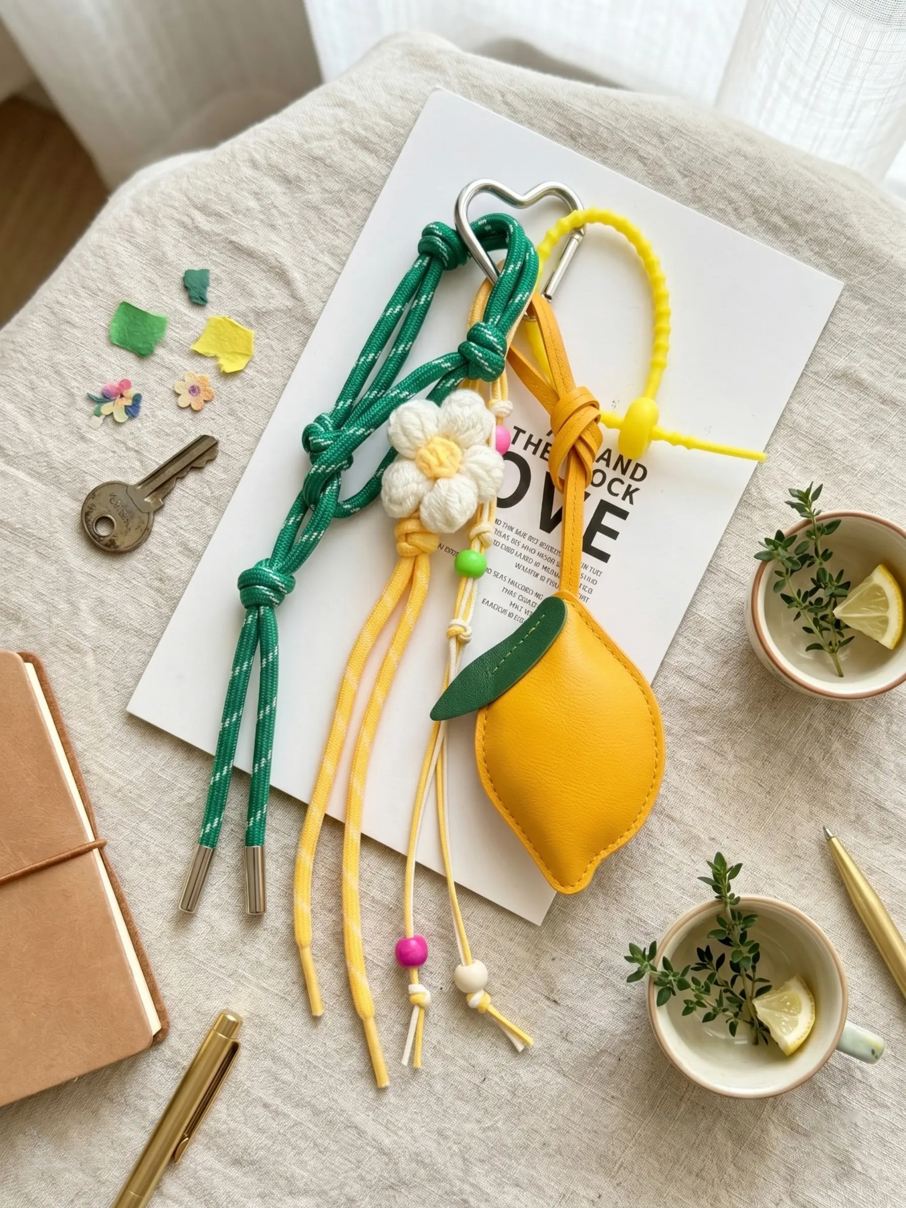 Cute Fruit Bag Charm Keychain, Key Charms, Colorful Braided Rope Flower Apple Banana Lemon, Perfect for Girls' Daily Use, Small Fresh Miu Style, Keychain for Purse, Cute Keychain Accessory