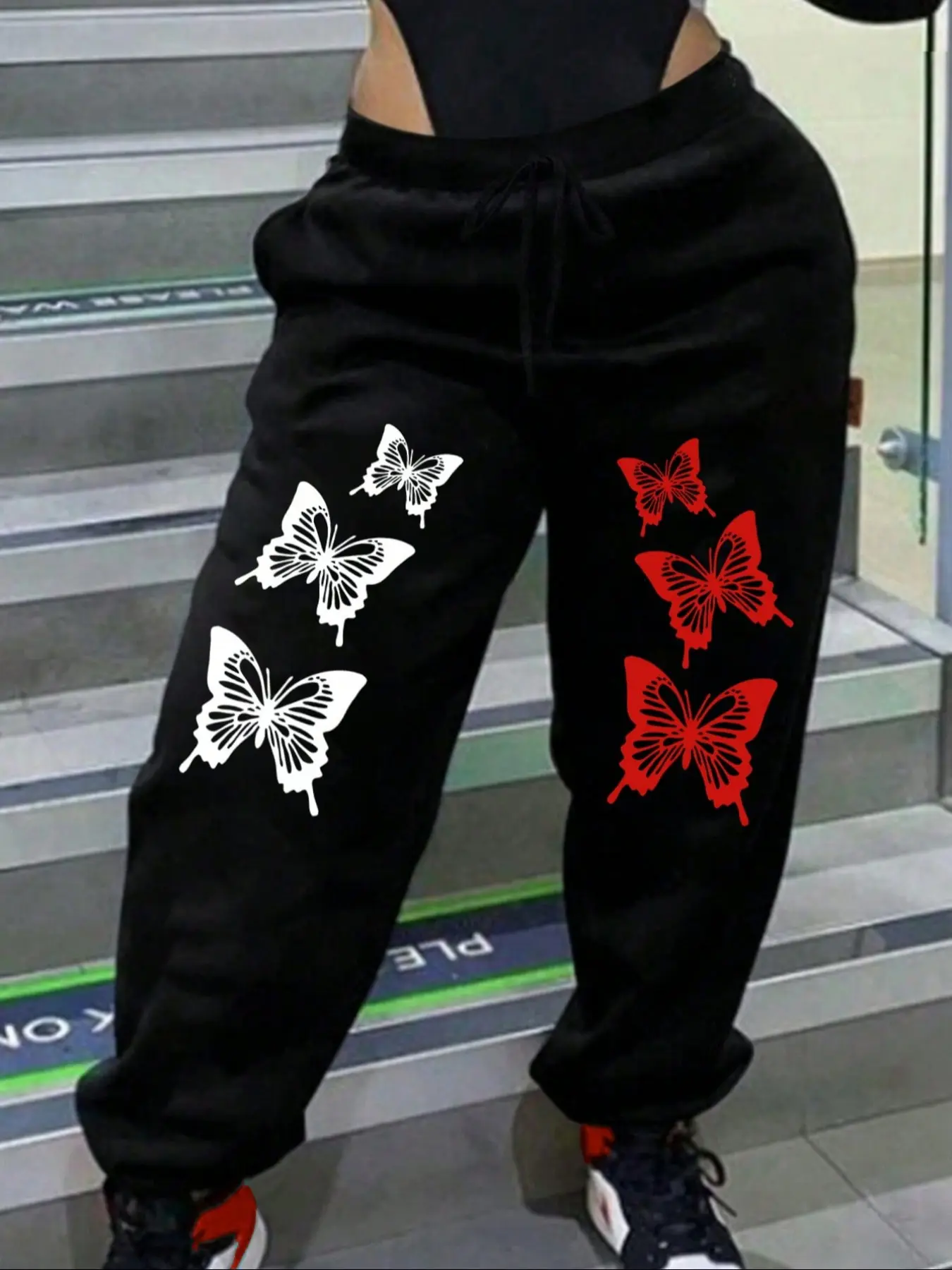 Women's Casual Sporty Athleisure Pants, Butterfly Pattern Printed Sweatpants, Drawstring Hem Loose Fit All Season Wearable Women's Long Pants, Casual Sportswear Pants, Athleisure Style Pants