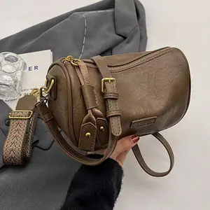 Spring and summer trendy cross-body bags for women, 2026 new style, versatile for daily wear, high-end and exclusive,00 small and luxurious, large capacity, single shoulder.