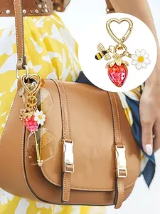 Ins Style Strawberry, Honeybee, Daisy, Heart Keychain Pendant, Korean Sweet Girl Style, For Bags, Keychain Accessories, Daily Accessories For Students, Best Friend Birthday Gift, Versatile Commuting Decoration Pendant, Party Gift