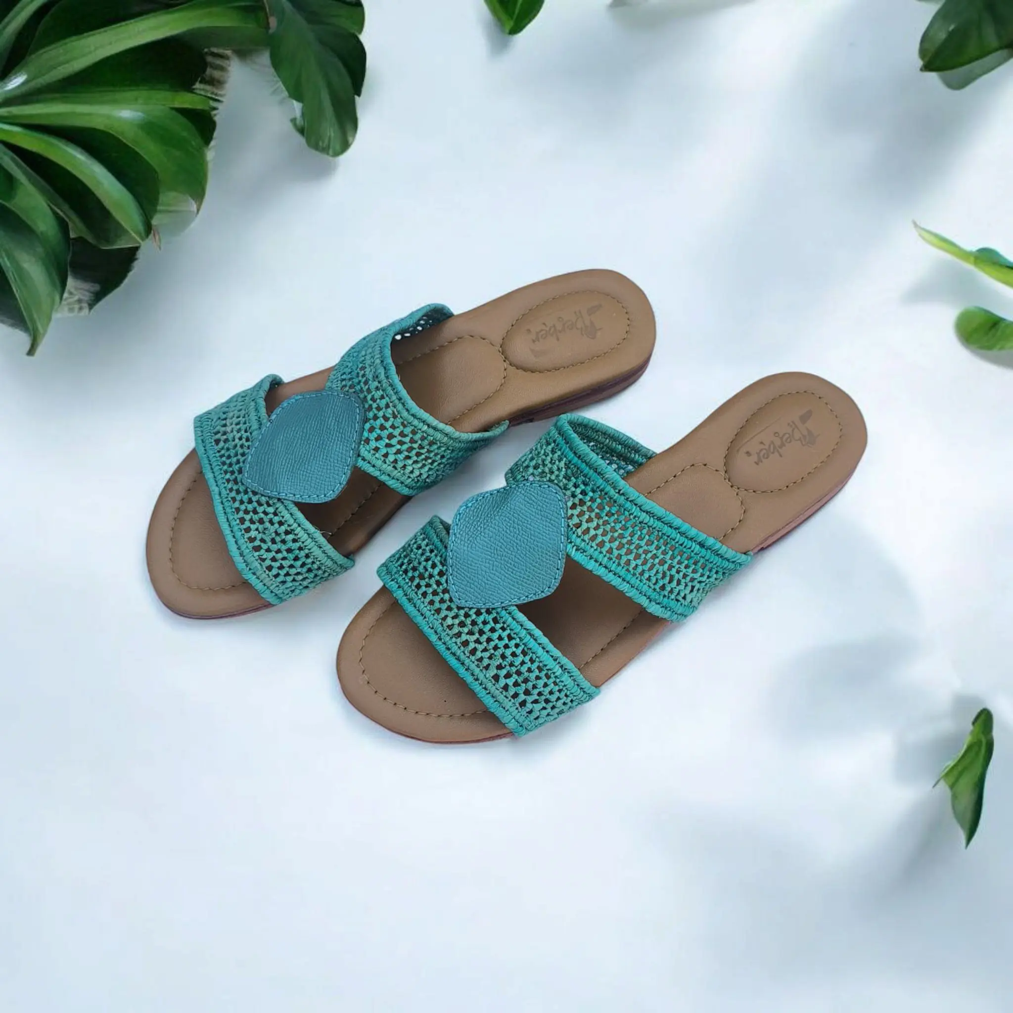Timeless Step sandals – Handwoven Moroccan Raffia Slippers