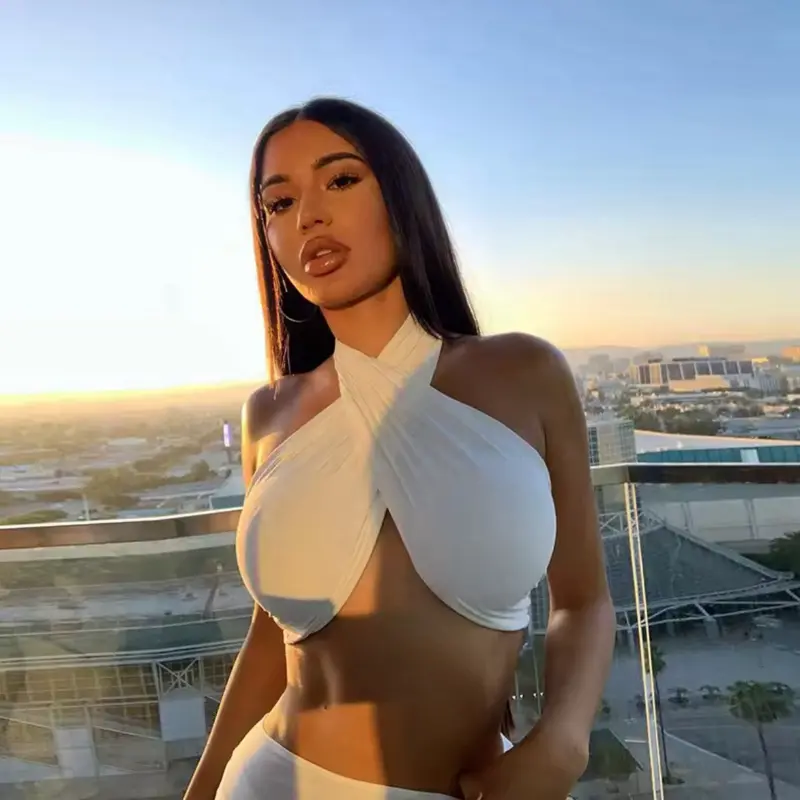 Camisetas sin mangas con corsé cruzado para mujer, camisola Sexy a la moda Y2K negra con agujeros, Tops de tubo con espalda descubierta, Top corto ajustado, ropa para mujer 2024
