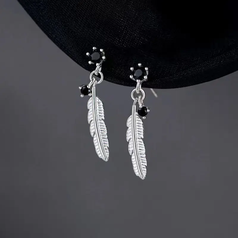 Fashionable feather earrings and studs for women, Korean style, elegant, trendy, niche design earrings