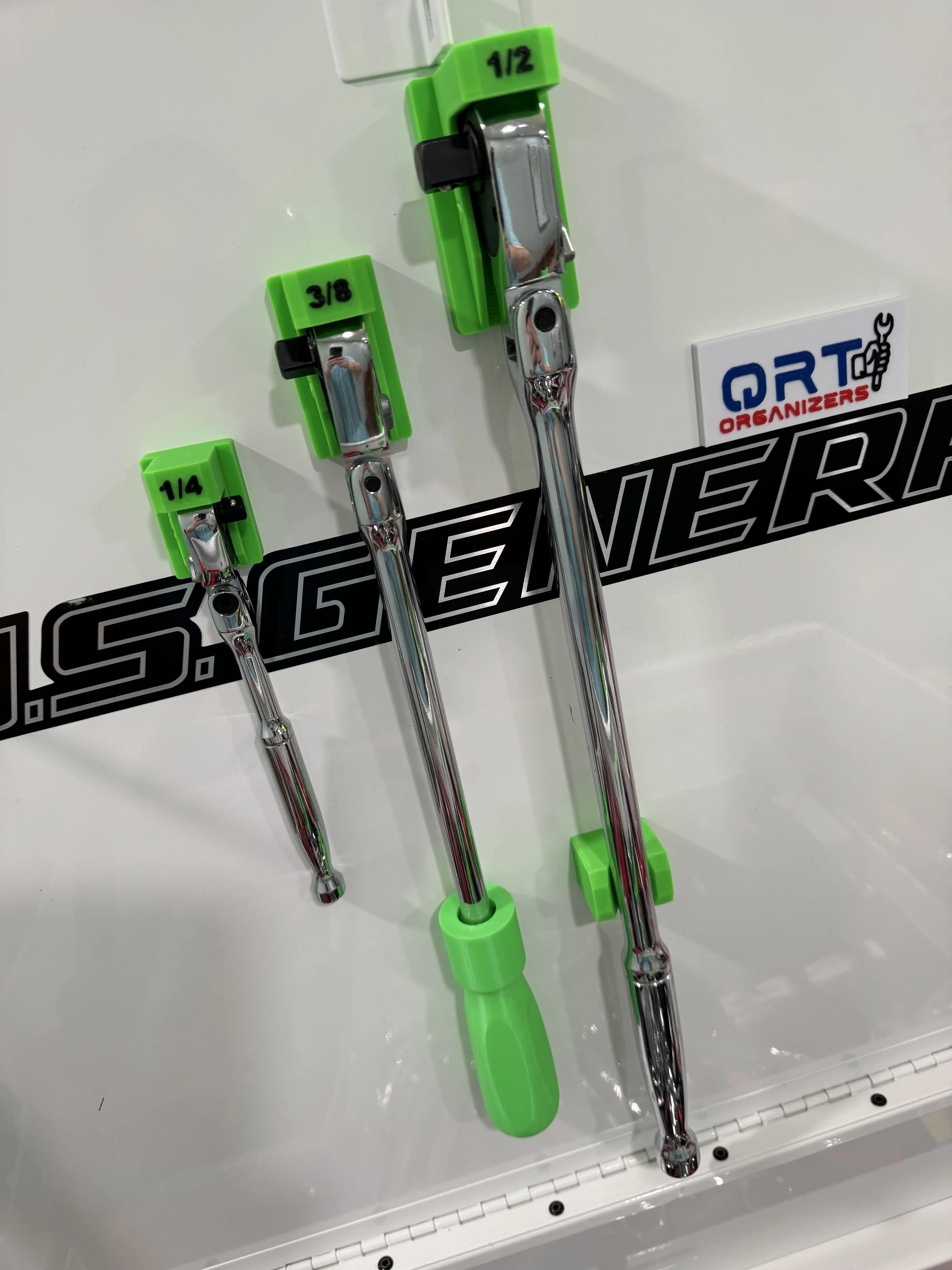 Mag Lock Hanger Ratchet Holder