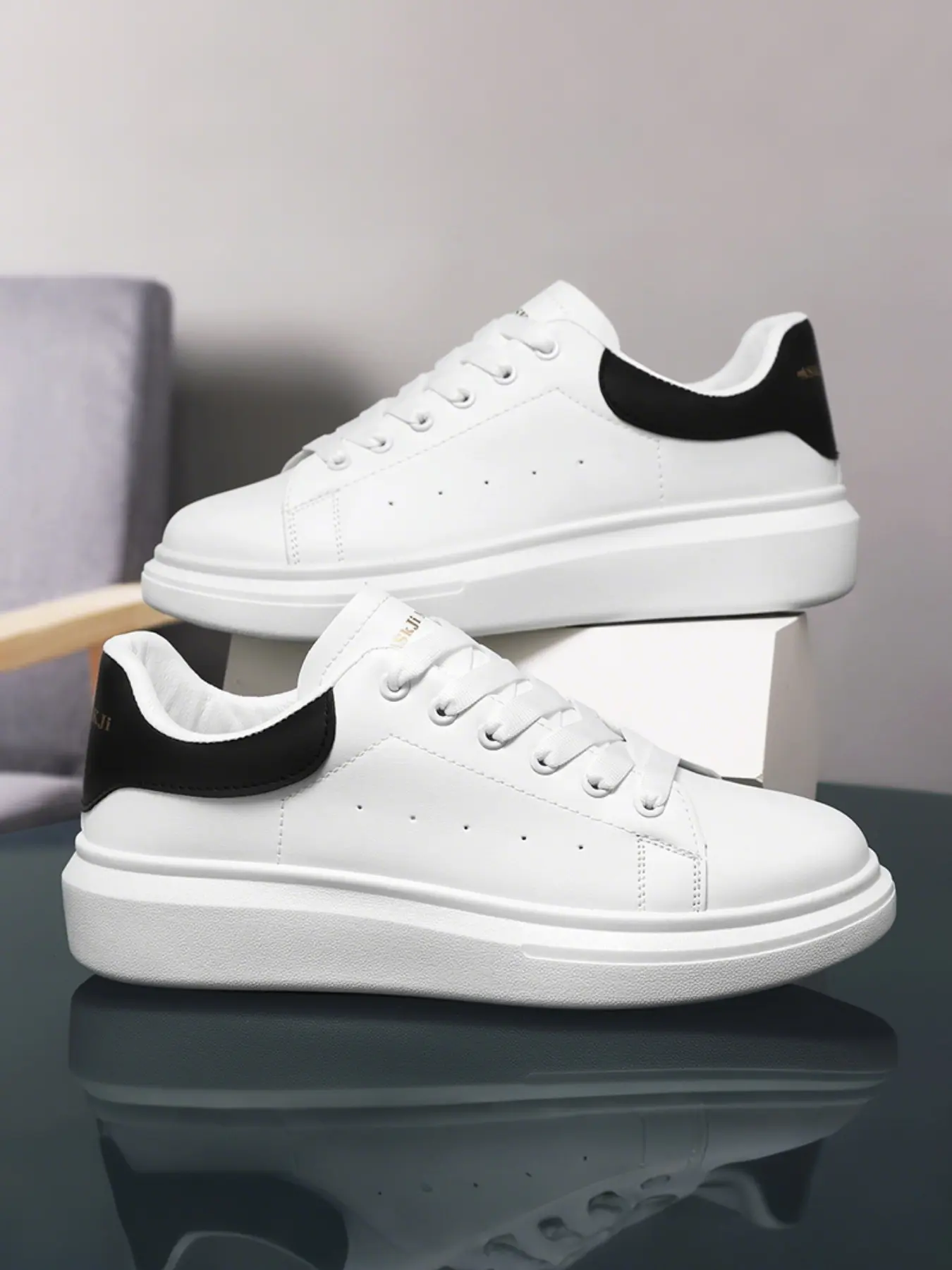 Couple Fashion Casual Shoes, Skateboard Sneakers Trainer Rubber 36-44 Size Sports Shoes Streetwear Footwear Classic Skate Sneakers