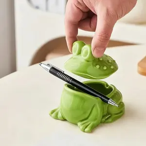 Fairy Tale Ceramic Frog Storage Rack, Dual Purpose Decorative Frog Shape Stand, Home Office Desk Decoration, Creative Gift