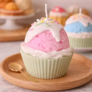 Blush Cupcake Candle – Handcrafted Dessert-Inspired Soy Wax Candle