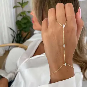 Personalized Rhinestone Finger Bracelet for Women, Niche Metal Chain Finger Chain, Rhinestone Back of Hand Chain