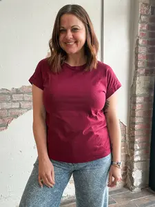 Keep It Classic Everyday Tee in Cabernet