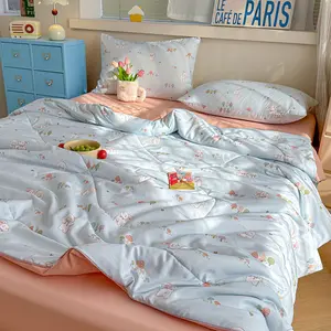 Rabbit and Mushroom Print Summer Lightweight Quilt Ultra-soft and skin-friendly air-conditioning quilt, summer cooling blanket Ideal for summer use in bedrooms, offices, beds, living rooms, and home relaxation Soft Lightweight Quilts