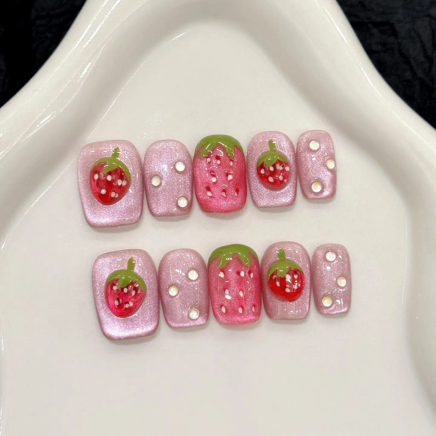 10pcs Handmade Short Square Nails, Glossy Strawberry Cat Eye False Nails, Wearable Armor for Women, Spring Summer Nail Art