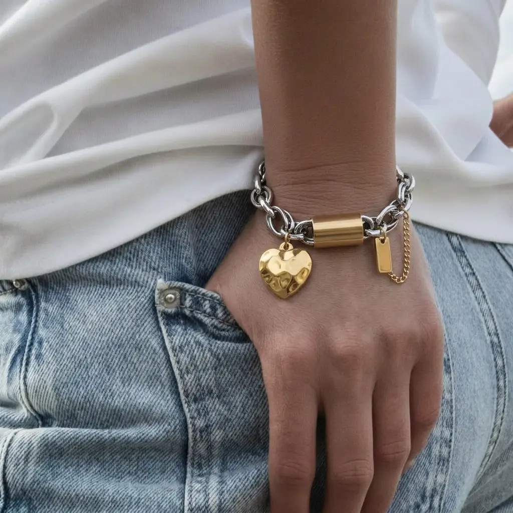 1 Pc Elegant Stainless Steel Heart Charm Bangle bracelets, Casual All Seasons Jewelry for Couples, Ideal Valentine's Day Gift Bracelet for Daily & Party Wear, freeshipping only