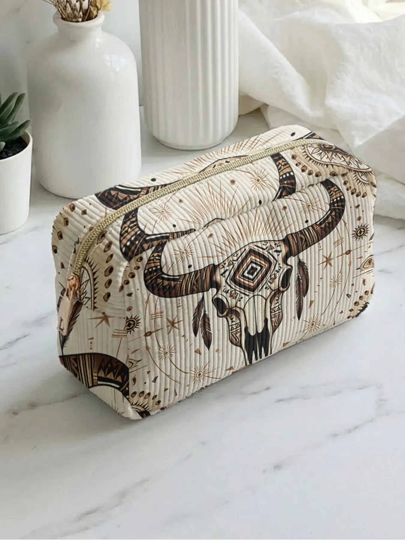 1 piece of bull skull tribal pattern 2D printed makeup bag, Cosmetic Travel Bags, large capacity design, suitable for all seasons/general use, fits daily skincare and various cosmetics, perfect for life and travel