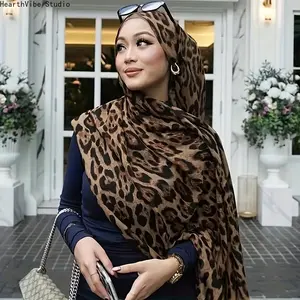 Leopard Print Silk Headscarf, Trending Western Style Vintage Hair Wrap for Women, Chic Elegant Satin Scarf Headband Accessory for Daily Styling, Travel Party Cowboy Festival Outfit