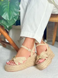 Sandalia Flor - Floral Design Comfortable Casual Wear Round Toe Sandal for Women with Ankle Strap Elegant Floral Pattern Summer Footwear