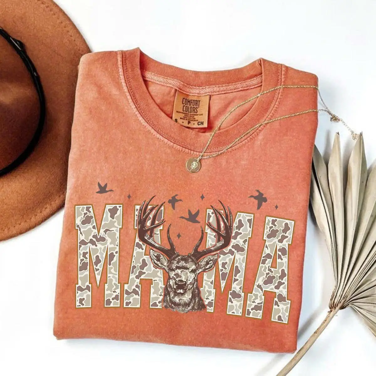 Comfort Colors Hunting Camo Mama T-shirt Deer Hunting Camouflage T-shirt Cozy Season Hunting Tee Retro Camo Western Trendy Gift For Her