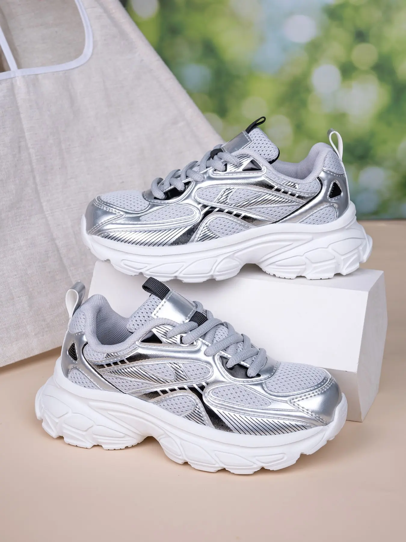 Lace-Up Dad Shoes, Thick Sole Soft Cushioning, Mirror Material with Breathable Mesh, Fashionable Athletic Training Running All-Season School Sports Trainer Sneakers, Workout Sneakers, Sporty Running Shoes, Jogging Shoes, Running Trainers