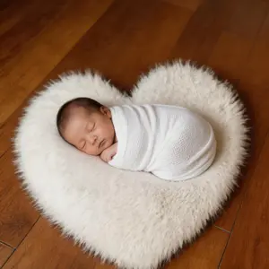 Heart-Shaped Plush Blanket, Cute Style Home Daily Photography Background, Suitable for Newborn Baby Photoshoots, Soft and Cozy