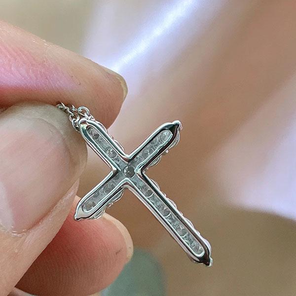 S925 Sterling Silver Moissanite Cross Pendant, High-End Clavicle Chain, Fashionable Ａnd Light Luxury Style Necklace